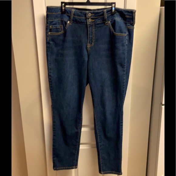 Torrid Women’s Plus Size Jeans 22R 5 Pockets Pre-Owned Great Condition Dark Wash